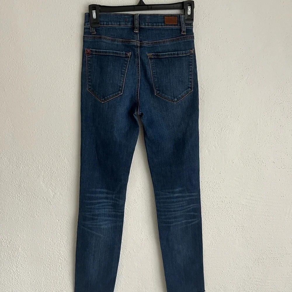 BDG Woman Blue High Rise Cigarette Jean, Size 27